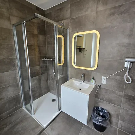 Downtown Living 公寓